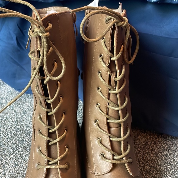 NWT/ NIB!  Dark Tan Combat Boots, women size 8.5 - Picture 4 of 11